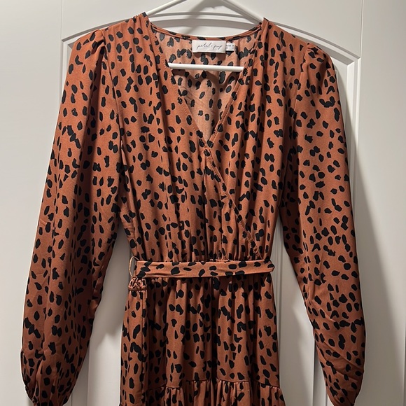 Petal & Pup Size 4 Midi Cheetah print dress worn only a few times - Picture 6 of 8